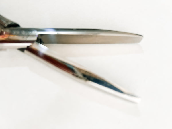 Long flat pliers with grip