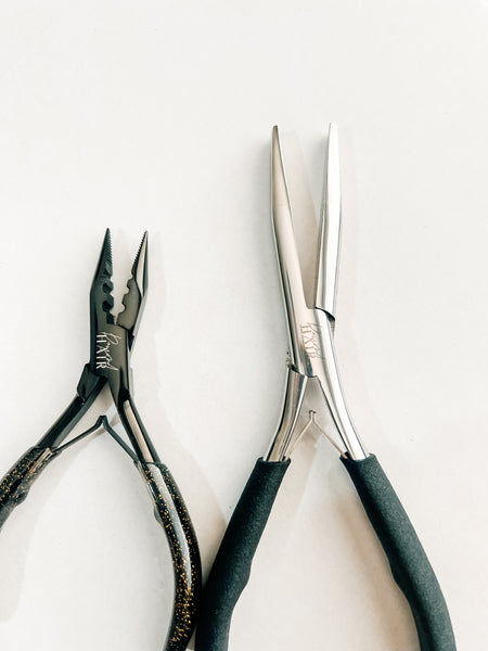 Long flat pliers with grip