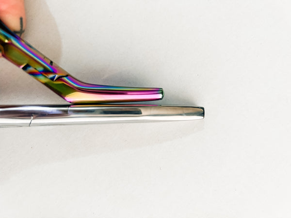 Long flat pliers with grip
