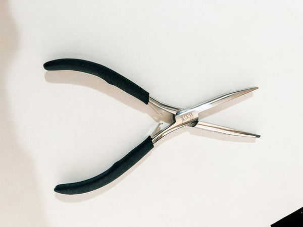 Long flat pliers with grip